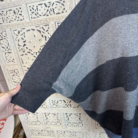 Vince 100% Cashmere Gray Striped Colorblock Short Sleeve Bat Wing Sweater Sz M/L - Picture 3 of 9